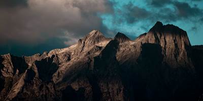 francesco-ungaro-qgZvBPM9Hm4-unsplash-around
