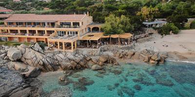 53514FB7-03EF-46D3-9234-6306A094E047-around