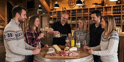 Dégustation conviviale d’apéritifs, charcuteries et fromages
