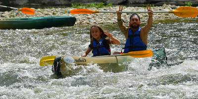 canoe ardeche eau navigation famille alain bateaux