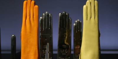 ledressagedgantsurlesmainschaudesmuseedemillau-around