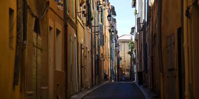 503c6738-72da-4c8b-b9c7-7f170cff0621-around