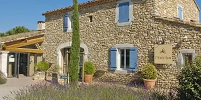 5c308ce6-1329-47d3-ae8e-99a7eb387049-around