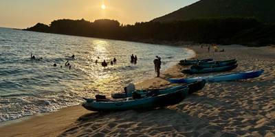 Profiter du coucher de soleil avec Abbartello kayak paddle en Corse