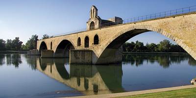 7d621d8b-fa94-4f11-90ea-6411c8de40ee-around