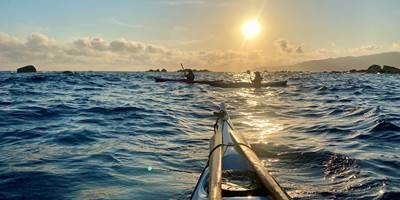 Abbartello kayak coucher de soleil à la Punta de Porto Pollo
