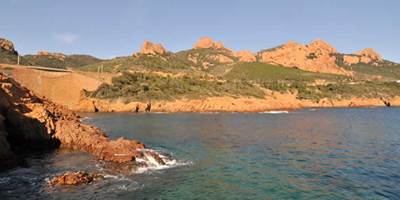 a4ba23e6-a3d5-4ed8-9505-dbf61438c71e-around