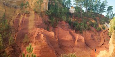 Roussilon, ocre-around