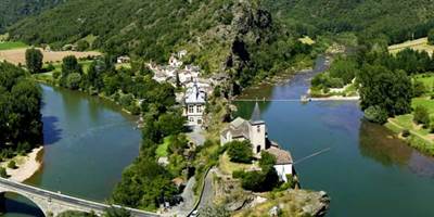 e09977e4-890e-4b5a-b743-d130168f93d1-around