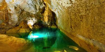 1 grotte de trabuc Lac de Minuit et gours-around