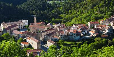 159993733 Ghisoni-around