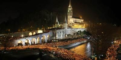 fa430ec9-55d9-4ce3-abcf-dcfd89163d52-around