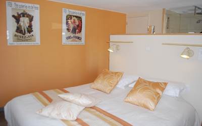 Chambre Guimbelot chambre double lit :1,80m x2,00m-presta