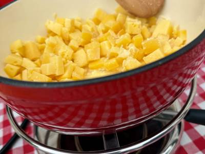 fromage dans le caquelon