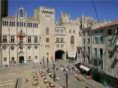 179aea0f-bb94-432d-b7e0-2466834e3726-photo-around