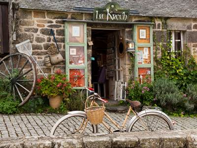 123512731-photo-around