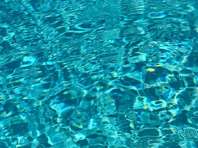 Les pieds dans l'eau au Cellier Des Amis