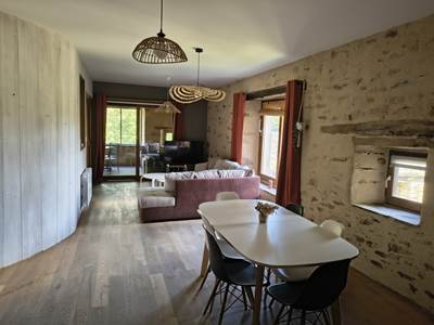 salon-gite-boise-aveyron-piece-de-vie.jpg