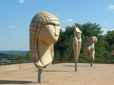 Maison-de-la-Dame-2-photo-around