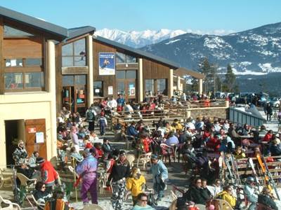 5a4639f6-61d5-4de0-b410-5f8f2023ffe2-photo-around