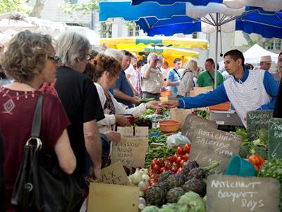 Uzès, marché-photo-around