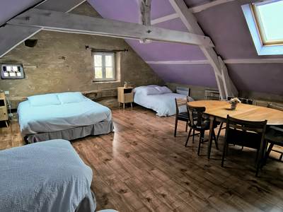 grande-chambre-familiale-gite-panoramique-saisonnee-centres-aveyron.jpg