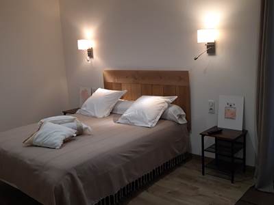 Une accessibilité facilité aux équipements de la chambre et de la salle d'eau.