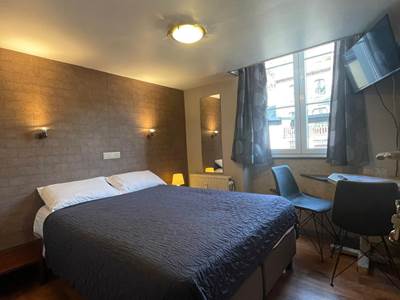 Vue globale de cette petite chambre 1 Twin ou Double pour bien se rendre compte de sa description mais pas de sa dimension.