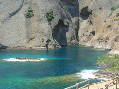 c4ecef3e-d1ae-46d3-89d8-bfaaf1c7600f-photo-around