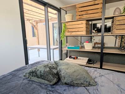 chambre-salon-des-hebergement-insolites
