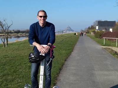 Votre coach , en pause , voie verte, au Mont Saint Michel. 032019