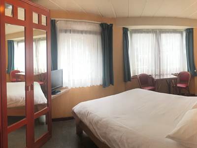 Vue panoramique de la chambre 11 Twin ou Double pour bien se rendre compte de sa description mais pas de sa dimension.  Ici la Chambre 11 en Double.