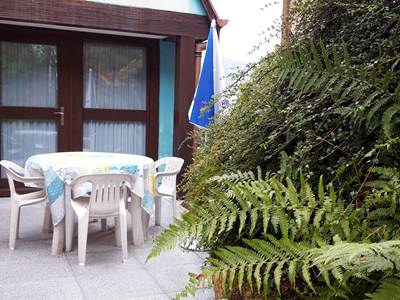 Terrasse de plain pied devant le  pavillon Riesling