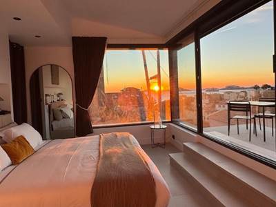 chambre_jacuzzi_privatif_marseille_vue_mer