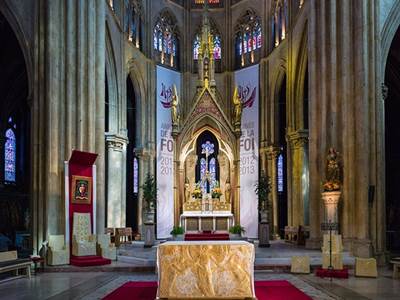 cathedrale-Bayonne---Choeur-2-photo-around