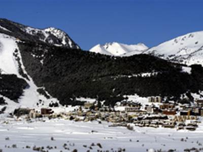 Les-Angles-3-photo-around