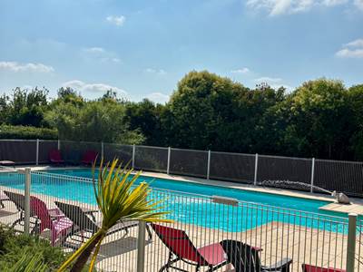 Les Mazets du Rouret - Vue sur la piscine