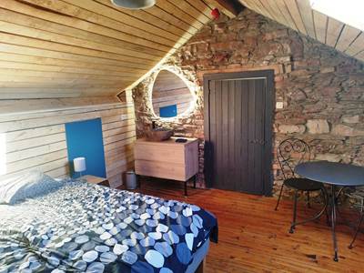 chambre bleue bois-pierre