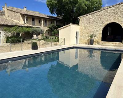 Le Mas de Somi la piscine-galerie