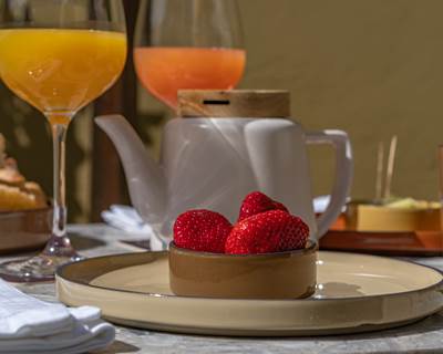 Petit-déjeuner fruits de saison confitures maison chez Marcelle en Camargue-galerie 