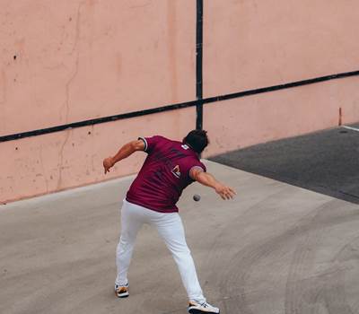 Partie de Pelote sur la Place