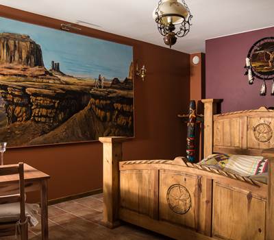 Western-City_Monument Valley