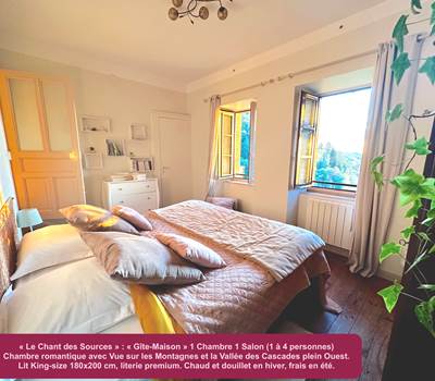 Gîte 1 : Vue sur la vallée des cascades plein ouest. Lit King-size premium 180 x 200 cm.