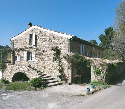 gîte Ombre bleue, ombre bleue du figuier gîtes et chambres d'hôtes avec piscine Ardèche