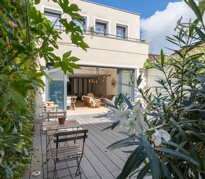 La maison, vue de la terrasse.