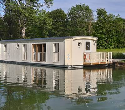 Gîte insolite flottant pour 2 à 6 personnes