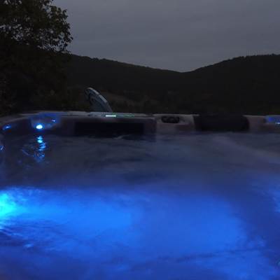 Jacuzzi en soirée-news