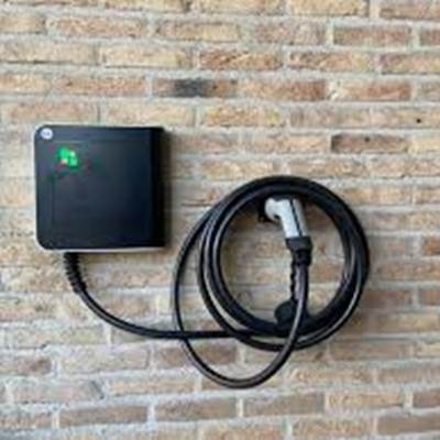 Borne recharge voiture électrique à la Ferme du Parc