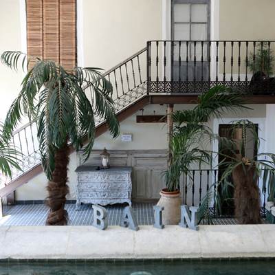 Accès salle de massage bien-être en Provence-page