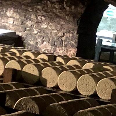 Les caves de Roquefort sur Soulzon - Proximité de La Villa des Raspes - Aveyron-page